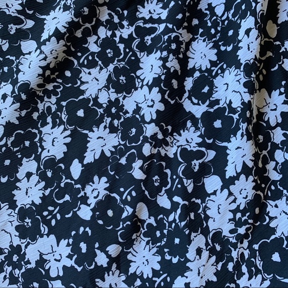 HP 🥳 Notations | Floral Skirt - Picture 3 of 12